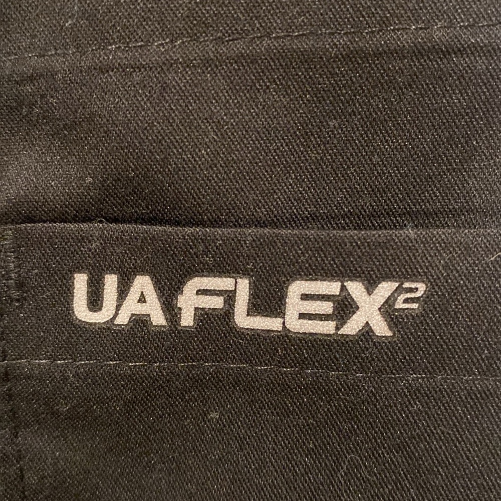 UA Scrubs Black V-Neck Top - Picture 8 of 12